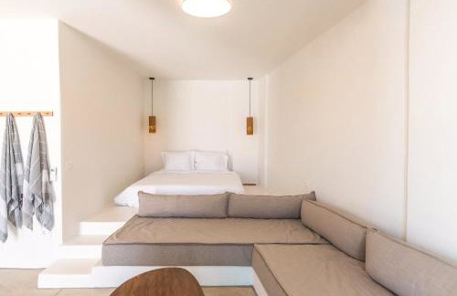 PANORMOS ART Beachfront Suites - Photo 17