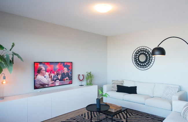 Two Room Apartment Overlooking the Harbor - Foto 47