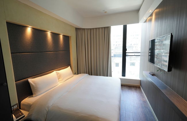 Epoch Hotel - Photo 13