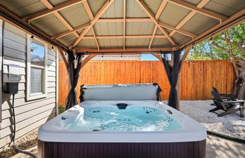 5BD 2BA Vacation Retreat w Pool Hot Tub & BBQ - Foto 6