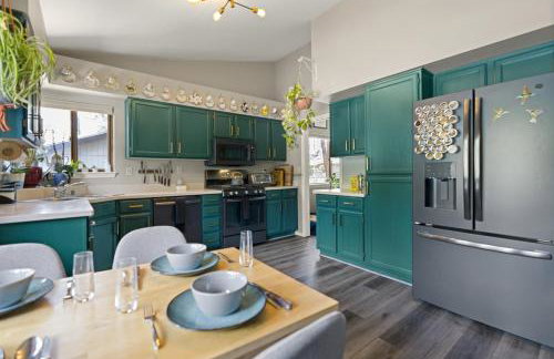 Stylish Home with in Home Gym AC Fully Fenced Yard - Foto 12