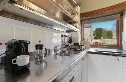 Priesthill HotTub Pool Dog Friendly PeakDistrict - Photo 24