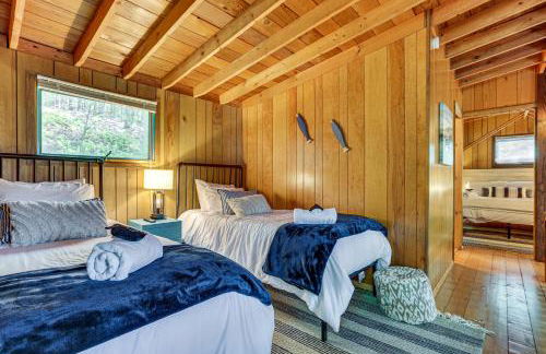 Less Than 1 Mi to Lake Cabin with Hot Tub in Greentown! - Foto 11