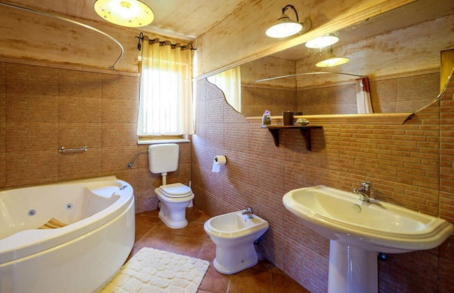 Charming Holiday Home With Garden - Foto 9