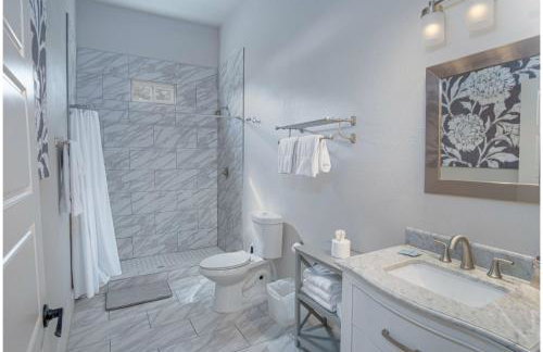 Gorgeous, Family-friendly Home Near Downtown - Foto 32