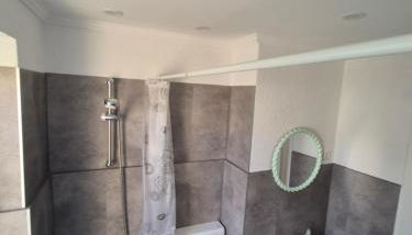 Apartment Salzgitter 2 - Ideal for long stays - Foto 4, Shower