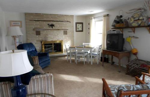 Idyllic Beachfront Vacation Rental on the Shores of Lake Erie in Northern Ohio - Foto 11