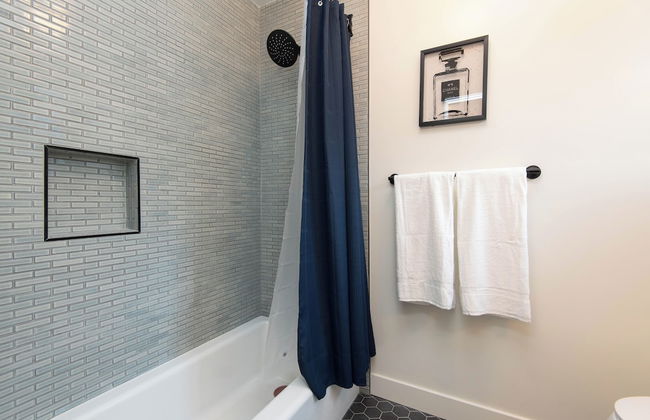 Superb Apartment near Dodger - Photo 29