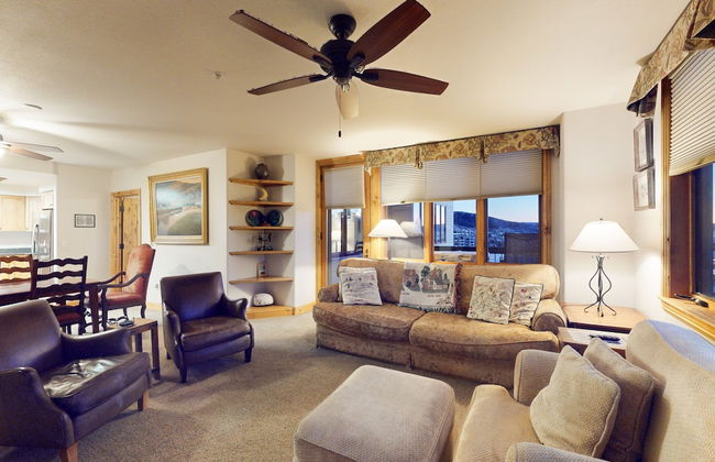 Torian Plum Condominiums - Foto 64