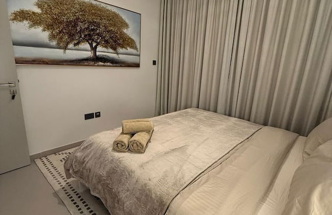 Elegant Stay in Ranches Villa - Photo 5