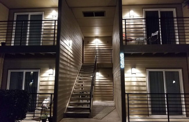 Evie's Campus-close 2 bedroom luxury - Photo 18