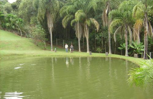 Linda chácara em Ibiuna com lago e piscina - Foto 10