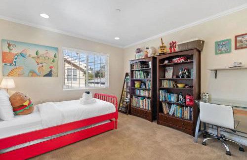 New Listing Burbank Retreat by Colby & Conrad - Foto 31