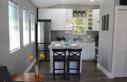 Modern Guesthouse w Private Patio and Hot Tub - Foto 18