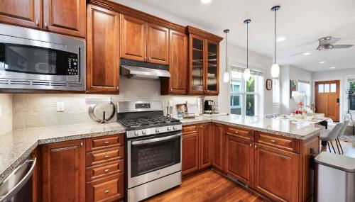 Rare 3BR Modern Urban Escape Private Garage - Foto 3