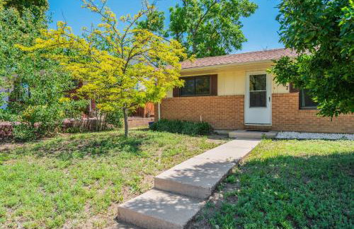 Alder Nest Cozy Retreat w Fire Pit & Workspace - Foto 28