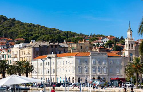 Bačvice - 2 BR , terrace,3 air conditioners, parking,elevator 3 minutes to the beach - Photo 33