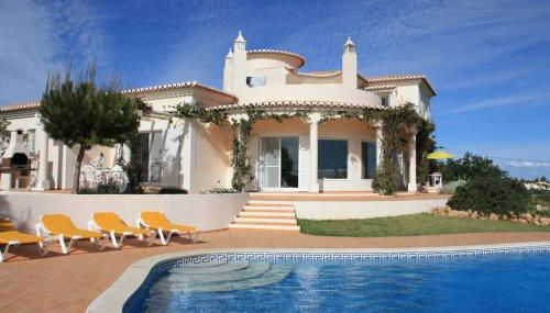 Villa with beautiful see views & spacious garden - Foto 1