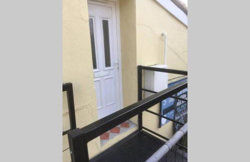 Comfy New Self Contained 1 Bed Flat - Modern! - Photo 1