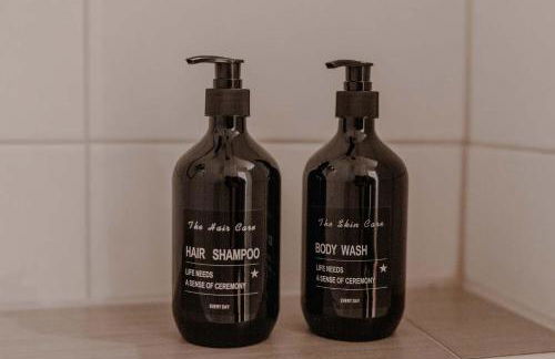 Apartment mit Küche, Arbeitsplatz und XXL Sofa - Foto 16