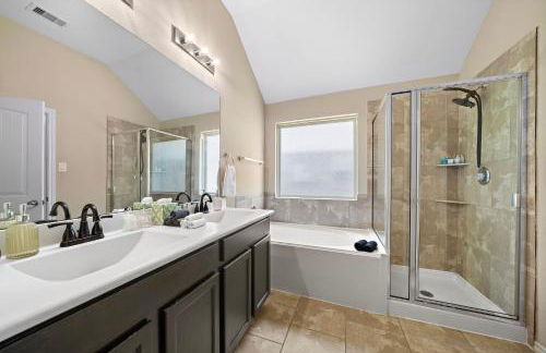 Cozy Getaway Nr Airport WiFi BBQ Yard Pet - Foto 18