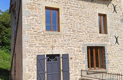 Gîte familial à La Chabanne avec activités nature - Photo 1