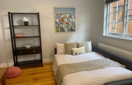 Charming & Cosy Town Centre Home with Parking - Foto 14