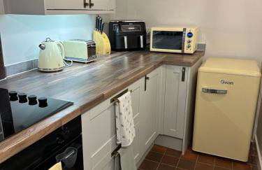 Bewdley River Cottage - Free private gated parking for 2 cars - River front location - Foto 23