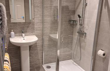 1 Chatsworth Riverscape Apartments - Riverview apartment in great location with free parking overlooking the Gannel just a short walk from Newquays incredible beaches and local amenities - Foto 36