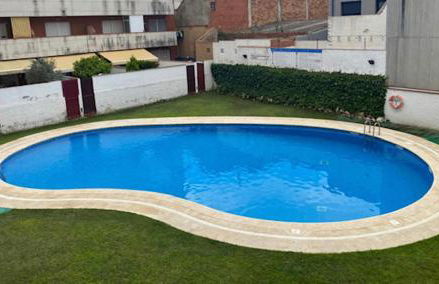 Apartamento con terraza y piscina en Malgrat de Mar - Foto 3