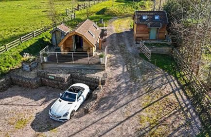 Willow Stylish pod with peaceful rural views - Photo 14