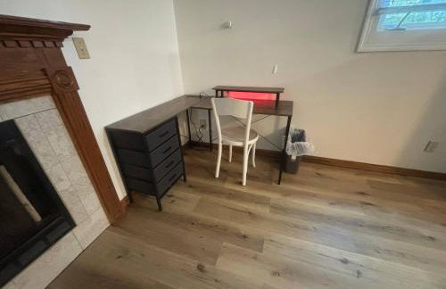 Charming lower-level suite close to ISU & downtown - Foto 5