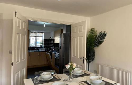 Spacious 4 Large Bedrooms Thurrock Grays 3 baths 1 ensuite Netflix Free Parking - Foto 30