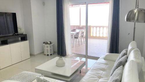 Apartamento con impresionantes vistas y piscina - Foto 3