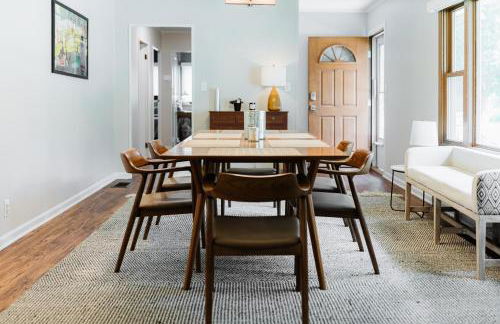 Beautiful 3BR Home Near Lake MI - Photo 38