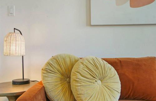 Ideal, Spacious & Furnished 1BR Apartment - Cullom C2 - Photo 4