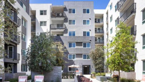 Noho Alexan Modern 2bed Duo with FREE Parking - Foto 1