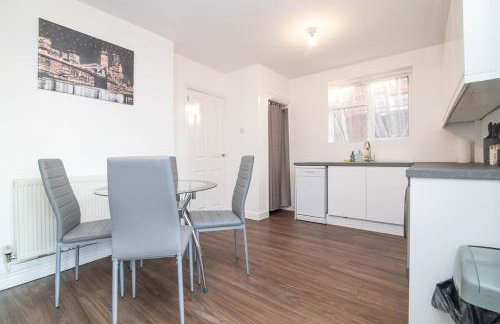 Spacious two bed house with parking and garden - Foto 6