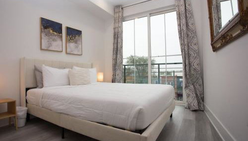 It's a Corner unit with cool City Skyline views! - Foto 2