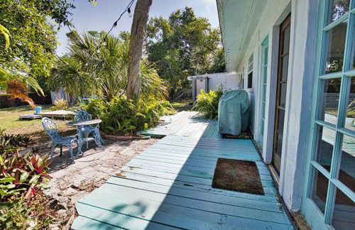 Pet Friendly & Firepit Minutes to Beach Sleeps 6 - Foto 47
