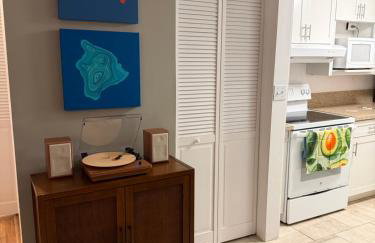 Premium 2-bedroom Condo in adorable Kona - Walk to Beaches Shops & Restaurants - Booking FAST - Foto 6