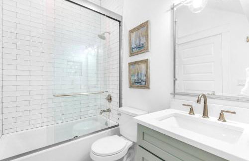 Azure! Sleeps 22 - Golf Cart - Beach Access - Pool - Foto 74