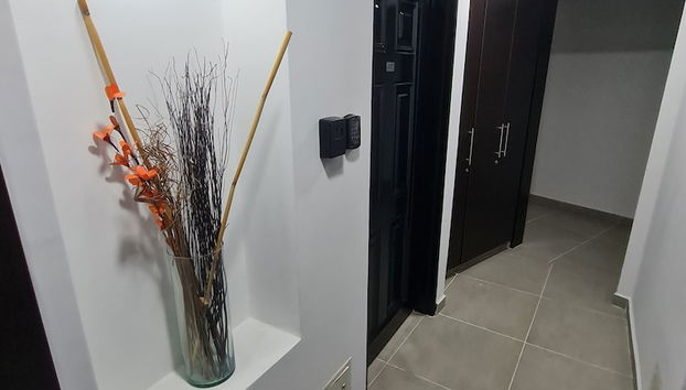 505 Moderno Aparta-Suite en Versalles Tipo Loft - Cali Tower Suites & Lofts - Photo 4, Interior entrance