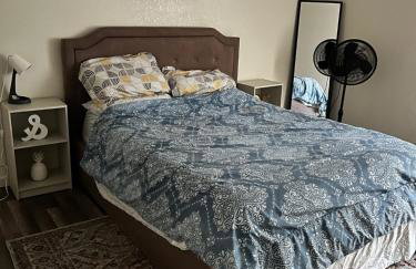 Peaceful 2bed,1bath condo with free parking all yours to enjoy - Photo 8