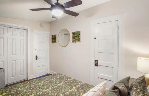 Bright and Quirky Hillcrest Craftsman - Photo 27