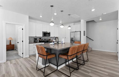 Touch of Class - 5BR - Hot Tub & Near Zion - Foto 15