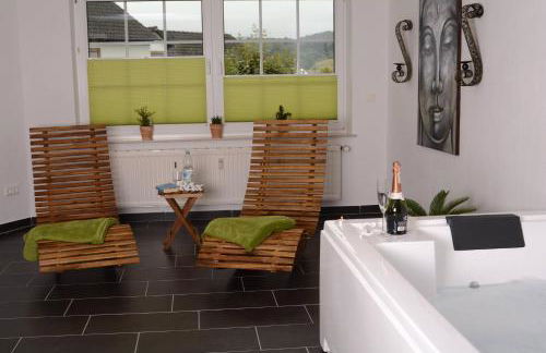 Wellness-Ferienwohnung-EifelErnstbergblick 1 - Foto 13