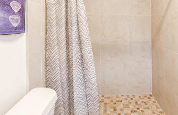 Aureum Stay Beachside Two Bedroom with Pool near Boca Beach - Foto 30