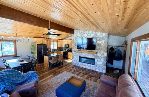 Paddler's Paradise Cabin with Direct Trail Access! - Foto 5