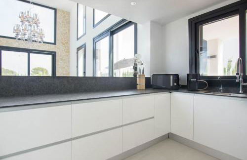 Strandnahe Design Villa mit Pool 2 Schlafzimmer 180 qm - Foto 12